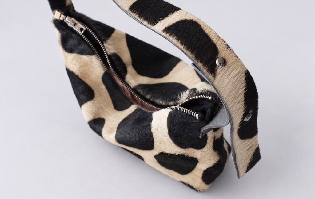 The Slouch Bag - Giraffe B&W