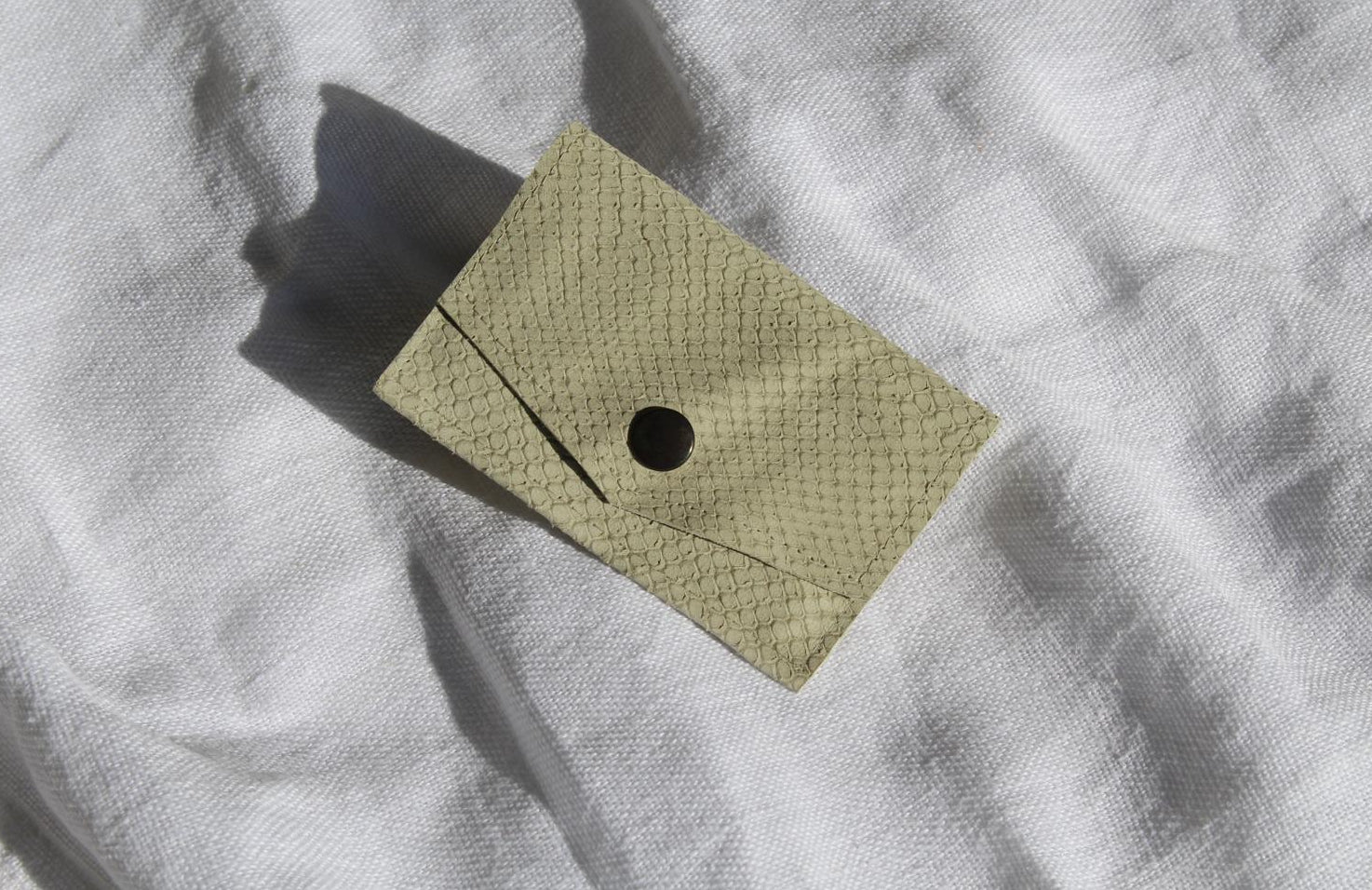 Leather wallet— Sage